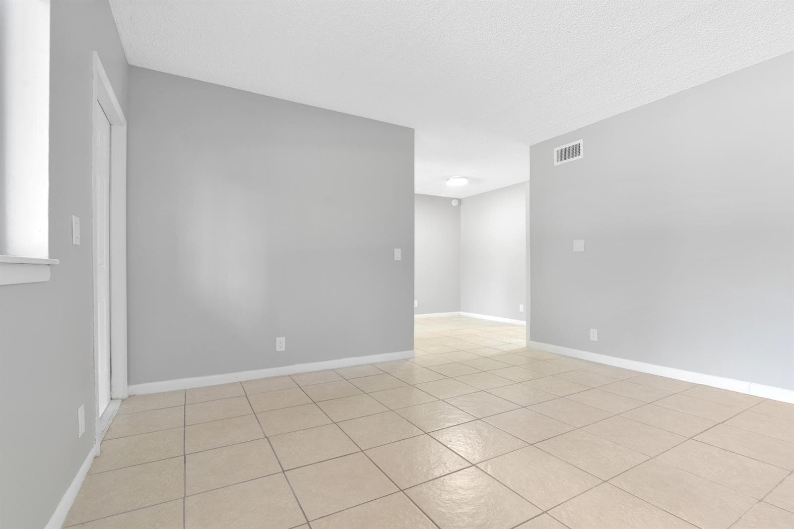 400 Nottingham Circle # D, FL 33463 photo 2