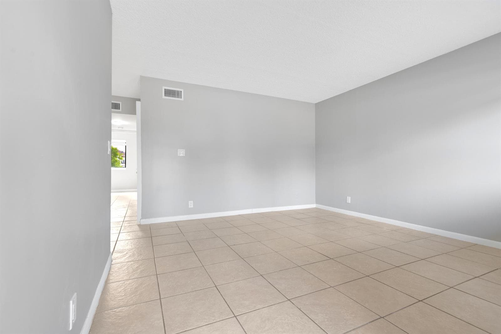 400 Nottingham Circle # D, FL 33463