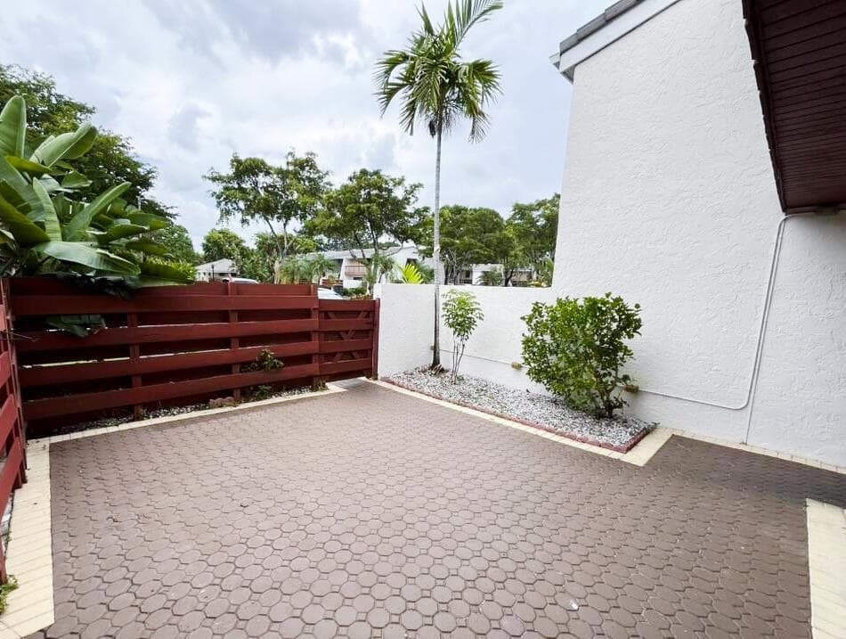 3094 BERMWOOD Lane # 237, Hollywood, FL 33021 photo 3