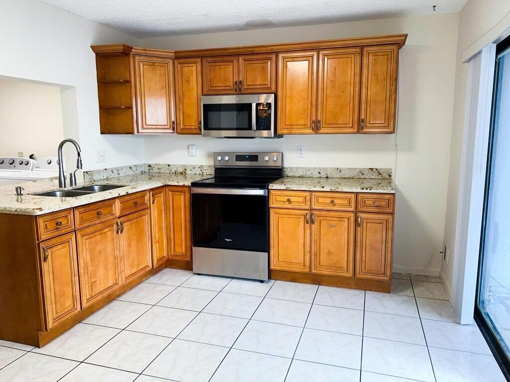 3094 BERMWOOD Lane # 237, Hollywood, FL 33021 photo 4