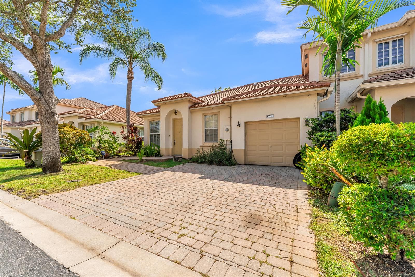 1723 NW 78TH Way # 1723, Pembroke Pines, FL 33024 photo 3