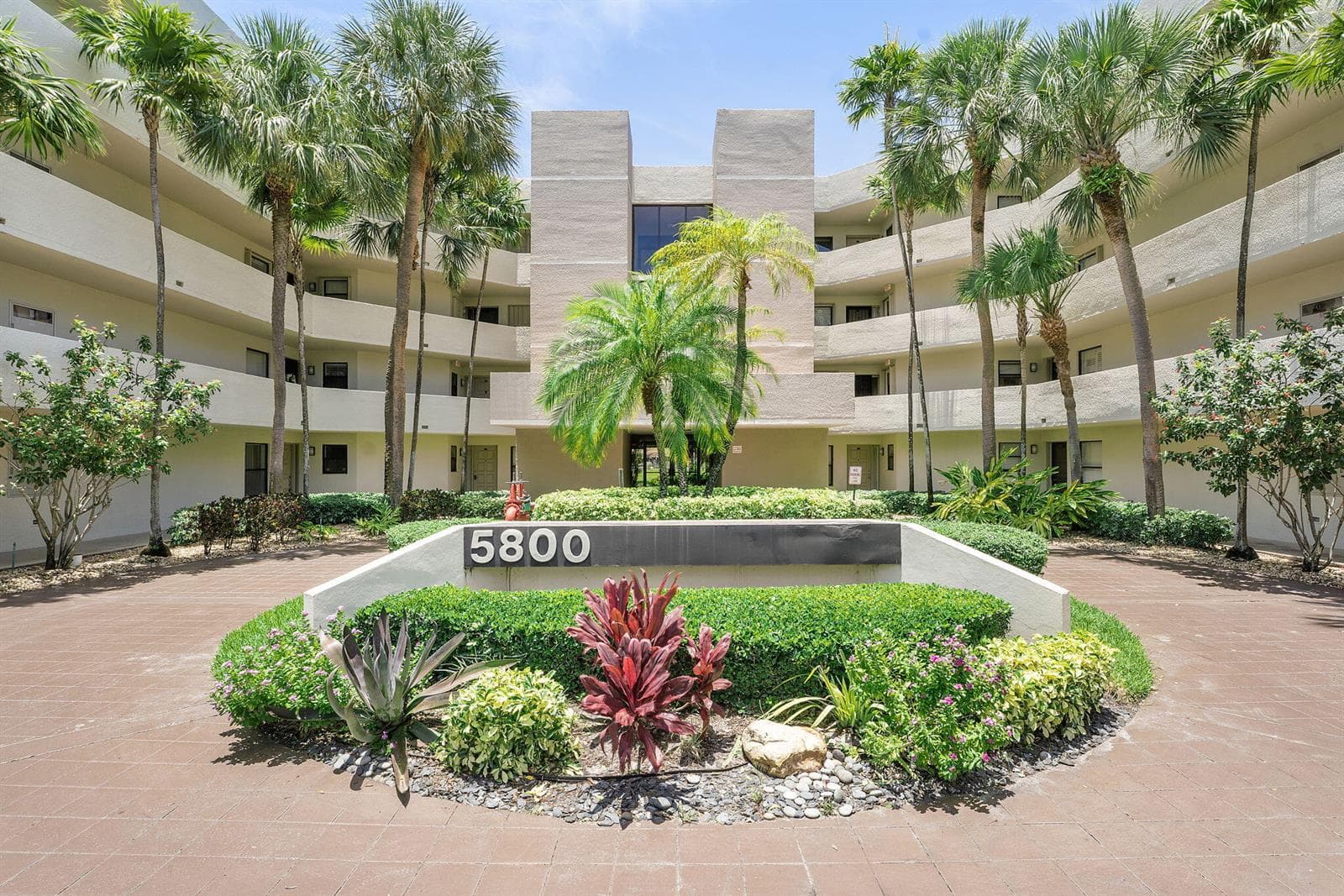5800 Camino Del Sol # 102, Boca Raton, FL 33433