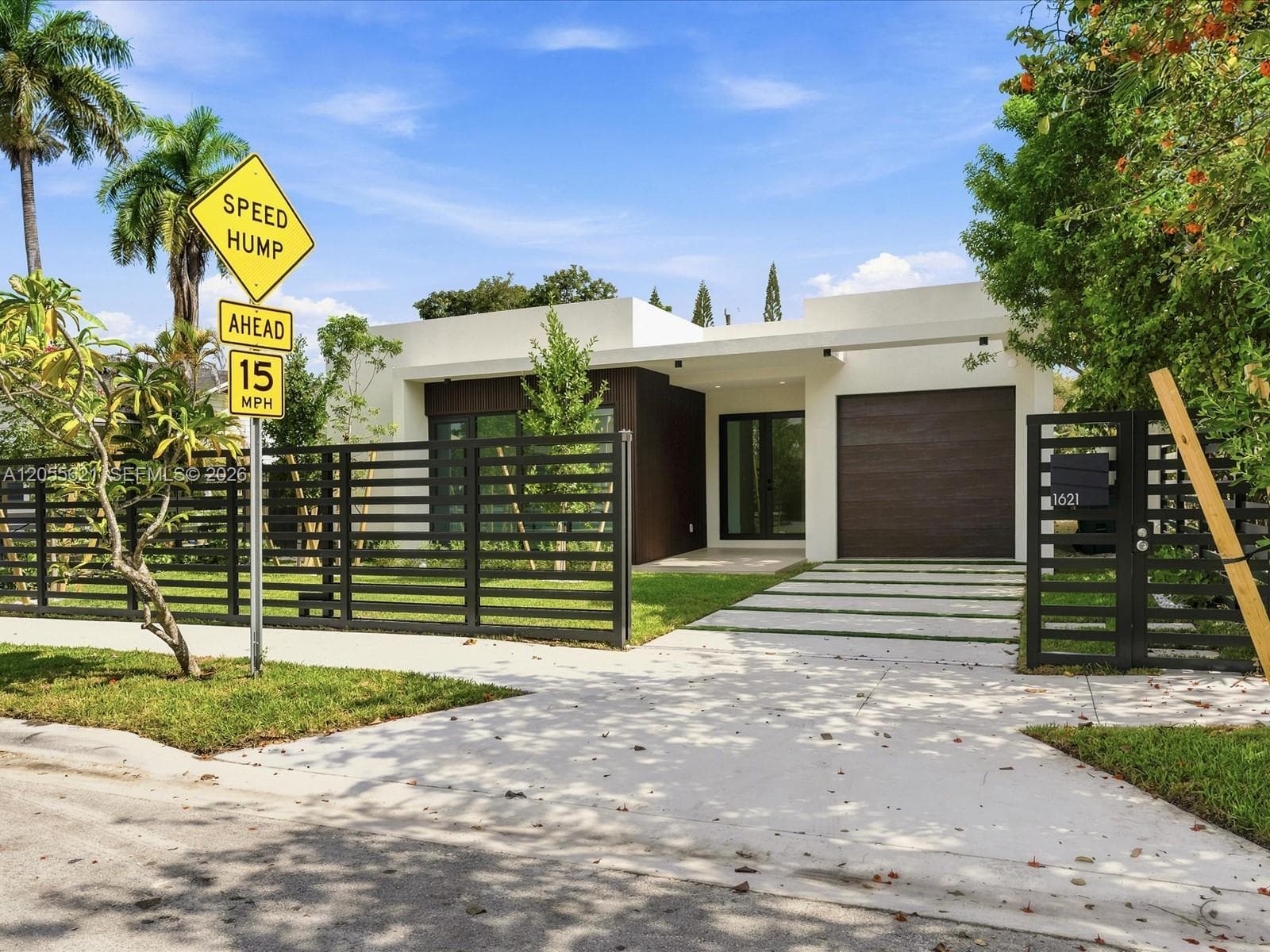 1621 SW 11th Ter, Miami, FL 33135 photo 4