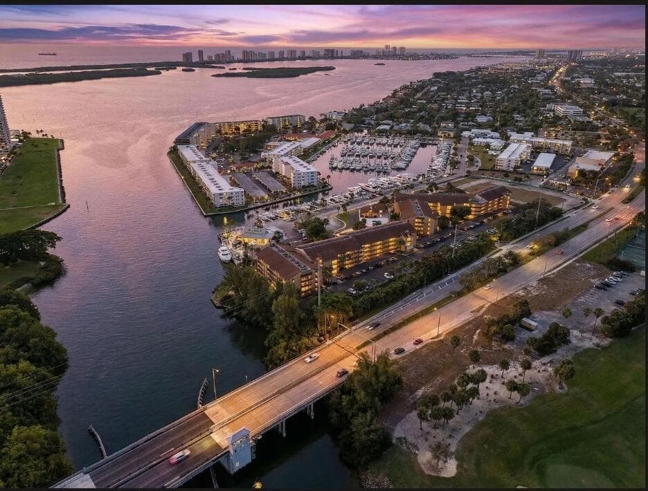 1036 US Highway 1 # 121, North Palm Beach, FL 33408