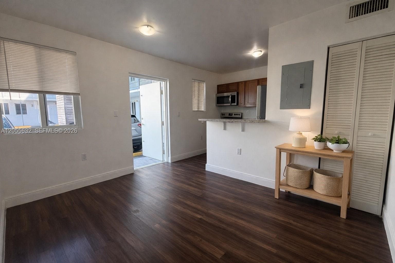 540 NW 7th St # 27, Miami, FL 33136 photo 2
