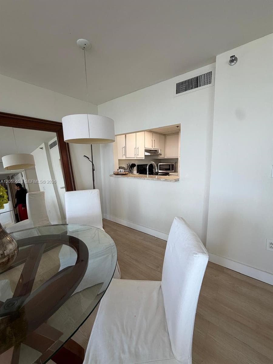 540 Brickell Key Dr # 1418, Miami, FL 33131 photo 3