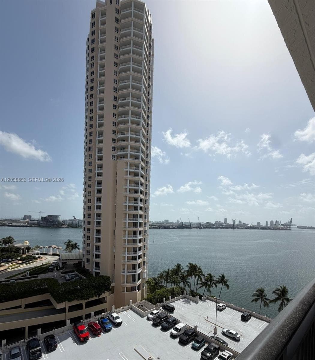 540 Brickell Key Dr # 1418, Miami, FL 33131