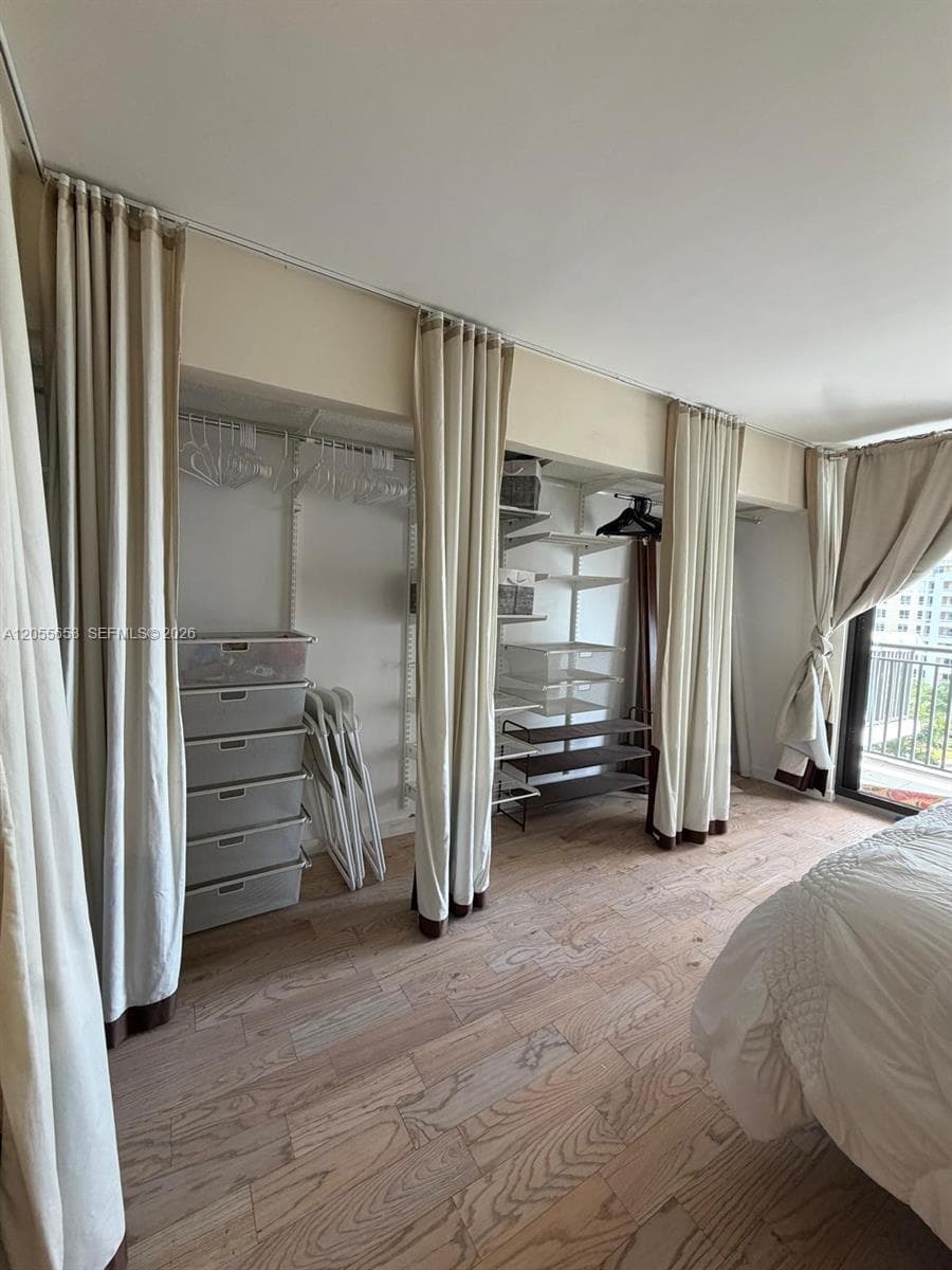 540 Brickell Key Dr # 1418, Miami, FL 33131 photo 4