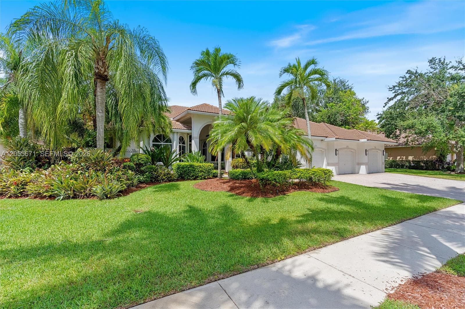 2499 Princeton Ct, Weston, FL 33327 photo 2
