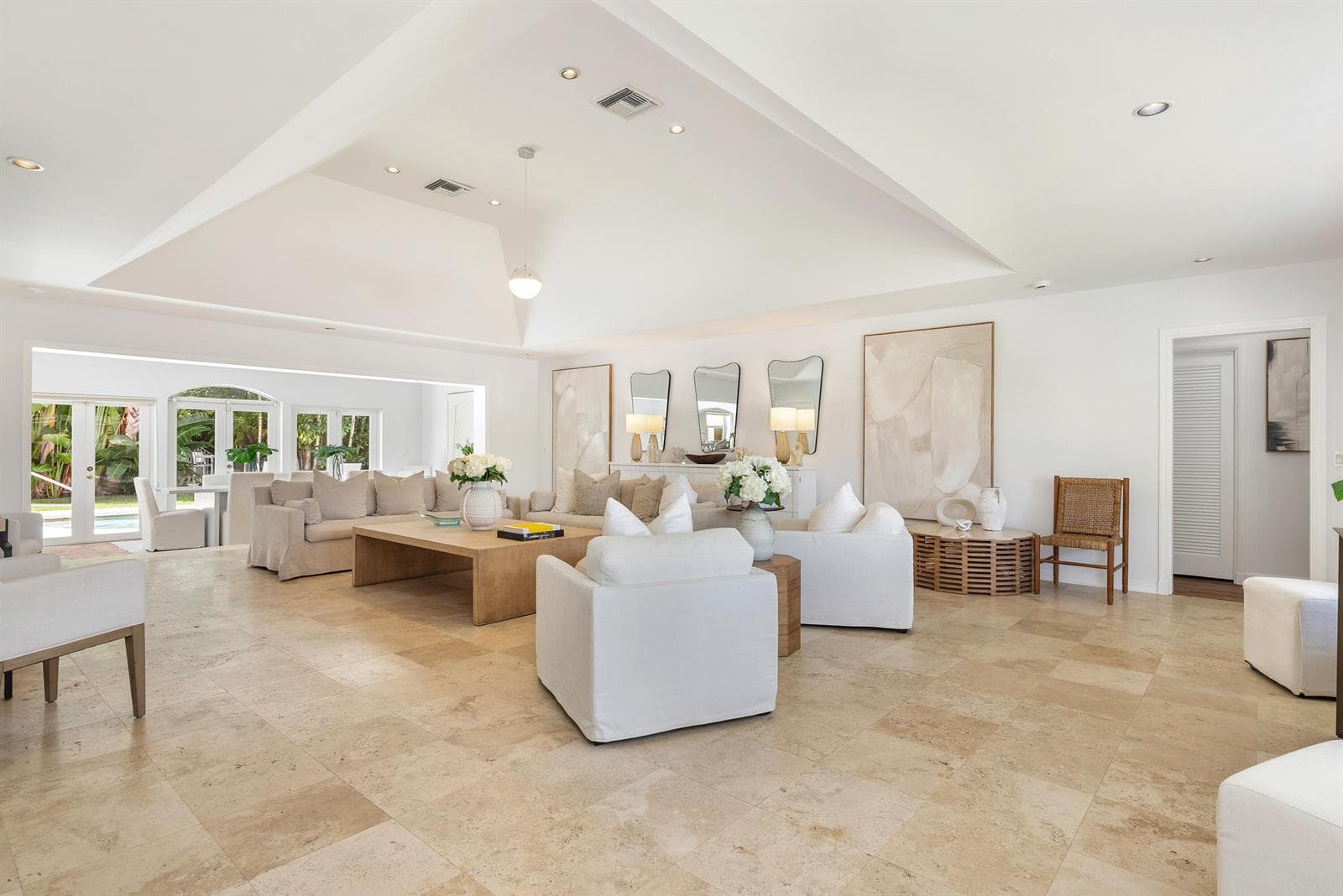 235 Ocean Terrace, Palm Beach, FL 33480 photo 2