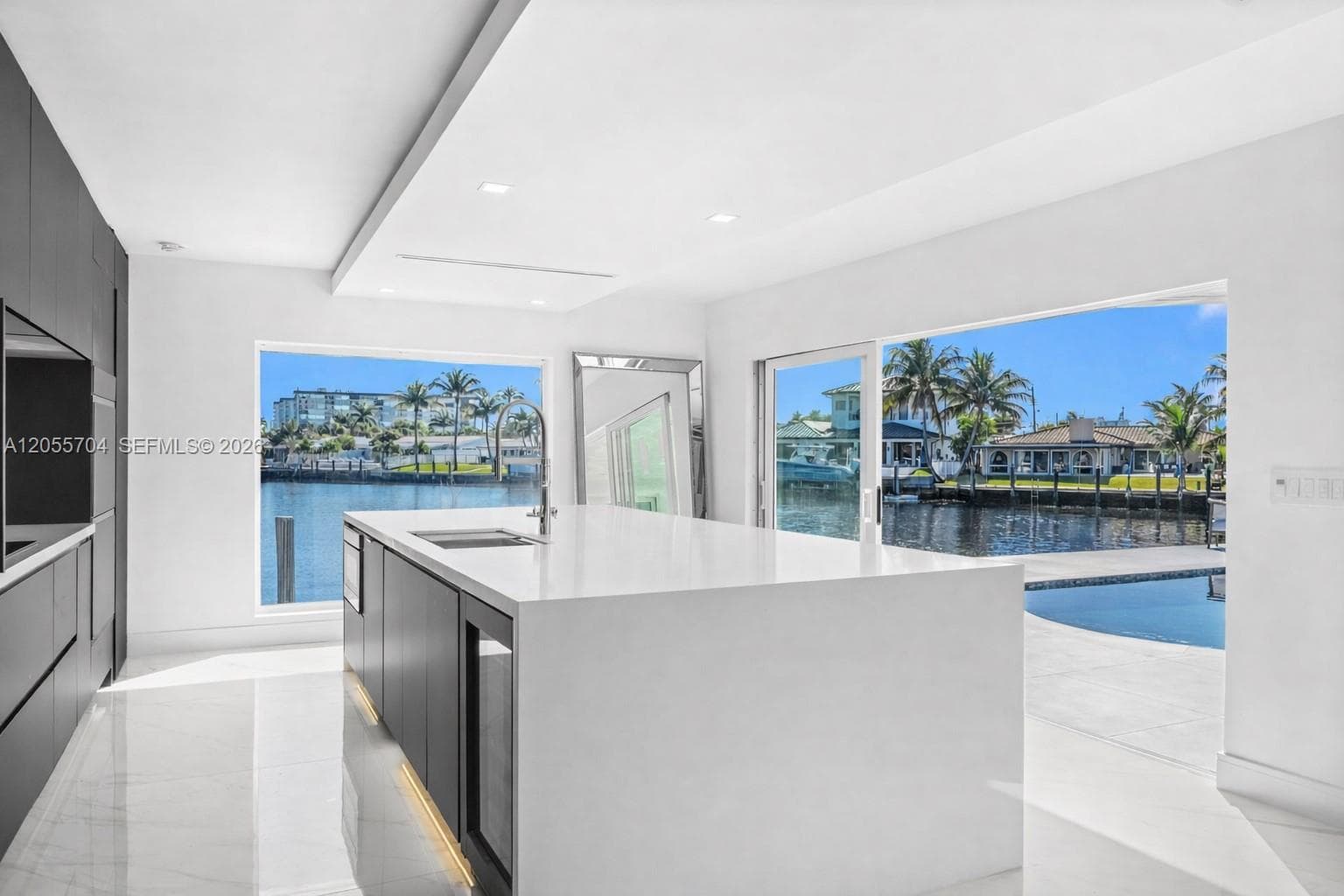 670 SE 7th Ave, Pompano Beach, FL 33060 photo 2