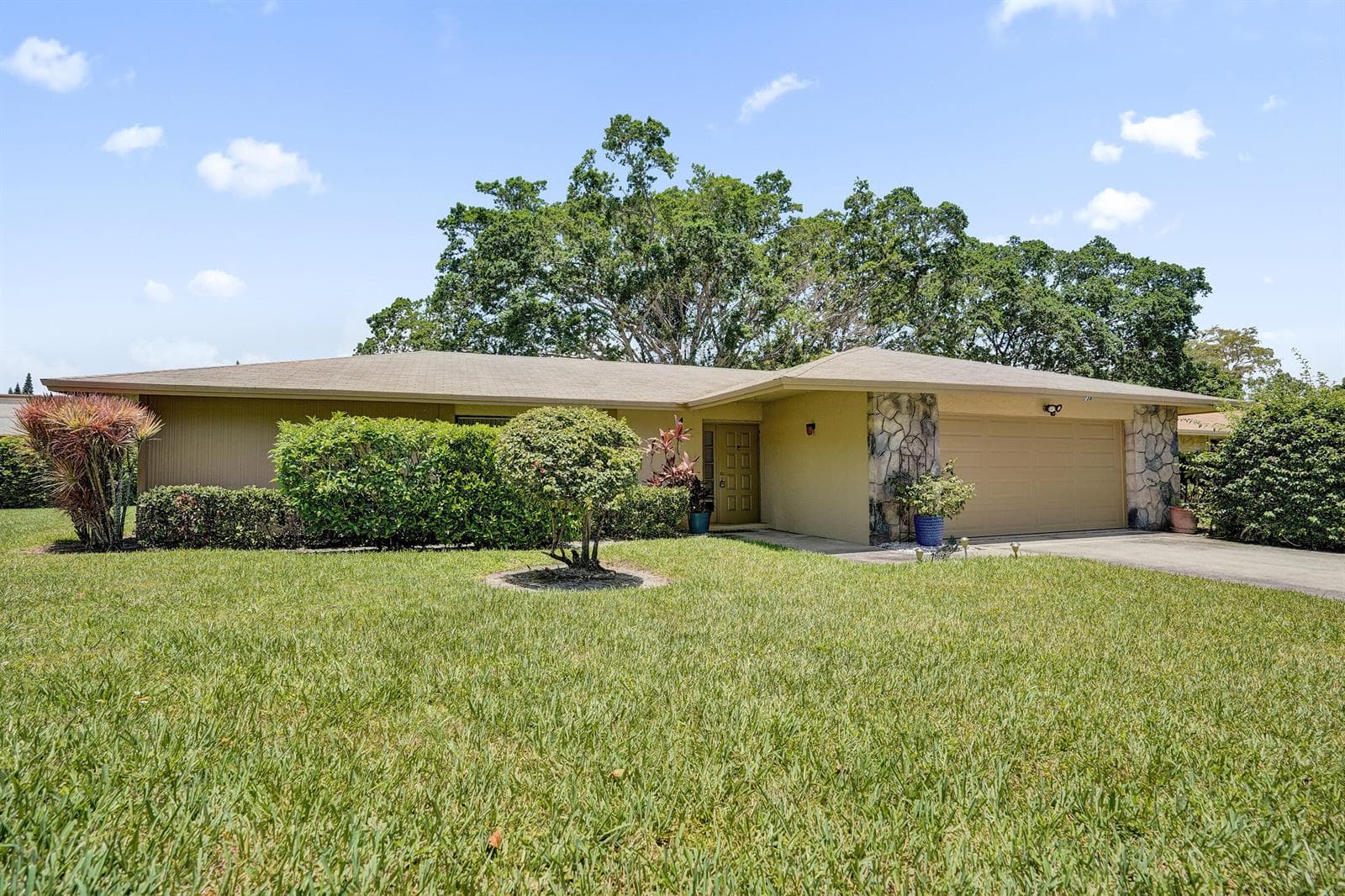 738 NW 24TH Avenue, Delray Beach, FL 33445