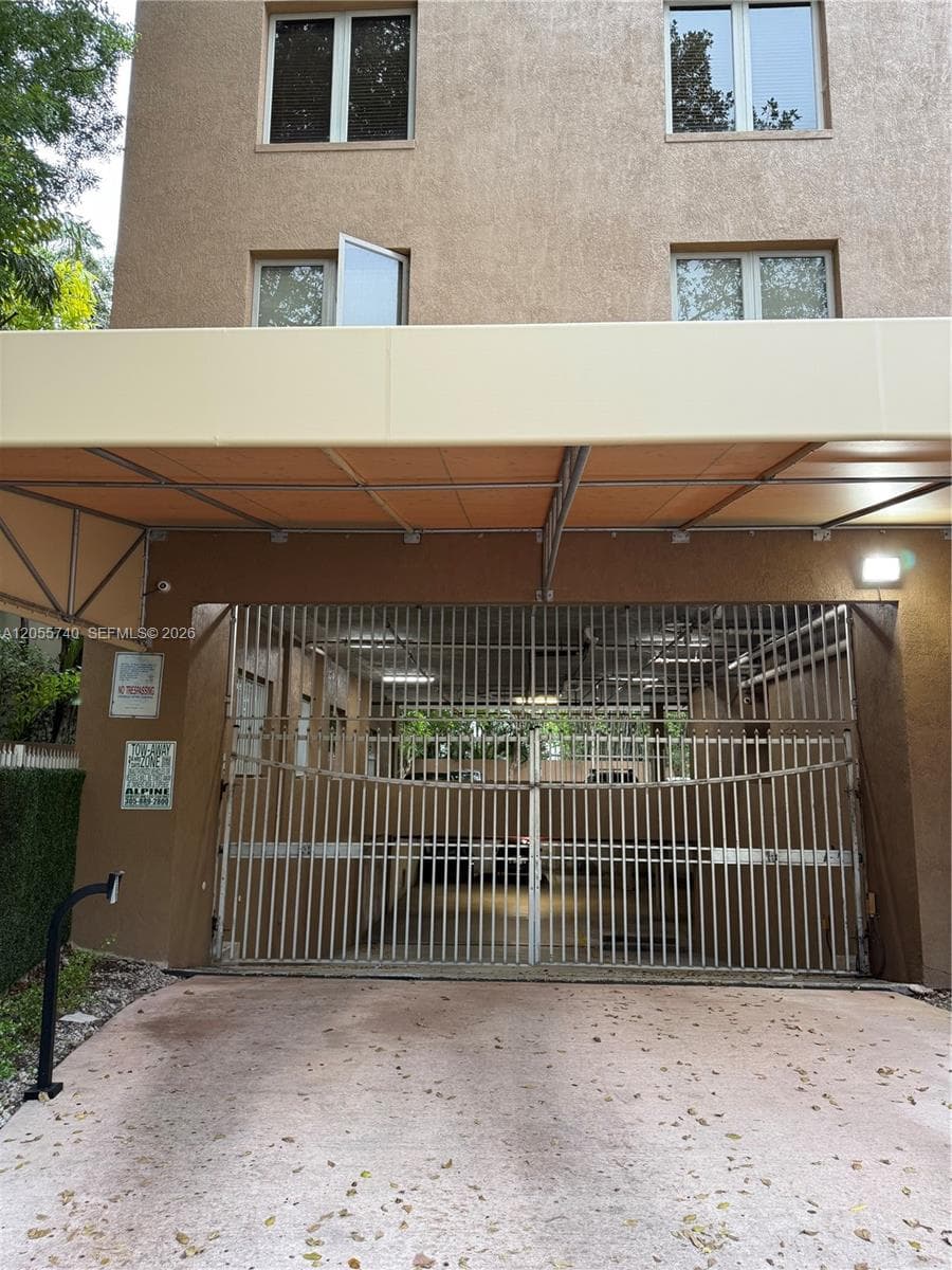 2630 SW 28th St # 33, Miami, FL 33133 photo 3