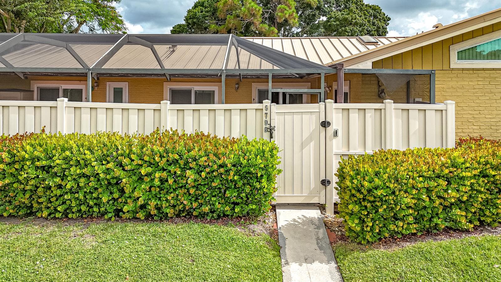 5796 Golden Eagle Circle, Palm Beach Gardens, FL 33418