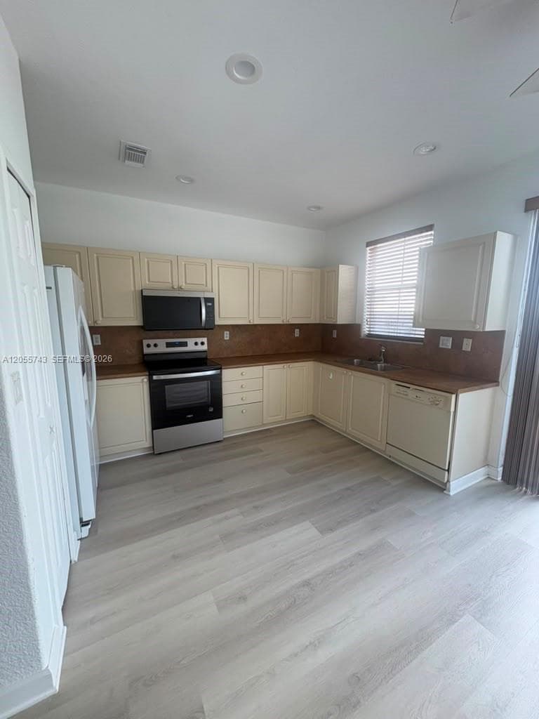 5420 NW 107th Ave # 301, Doral, FL 33178 photo 3