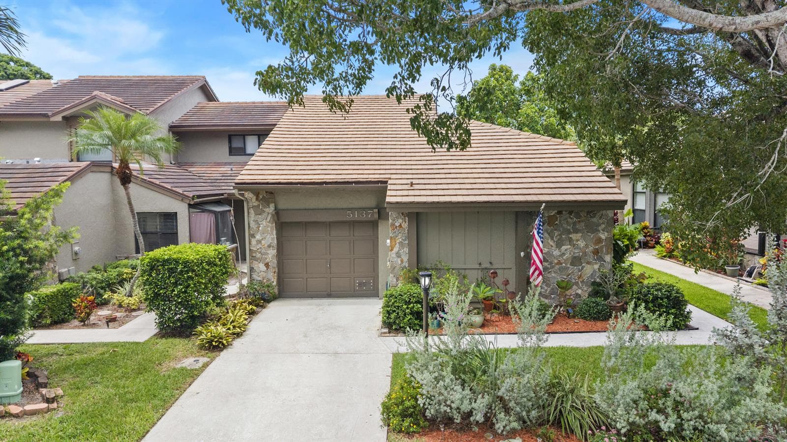 5137 THYME Drive, Palm Beach Gardens, FL 33418 photo 2
