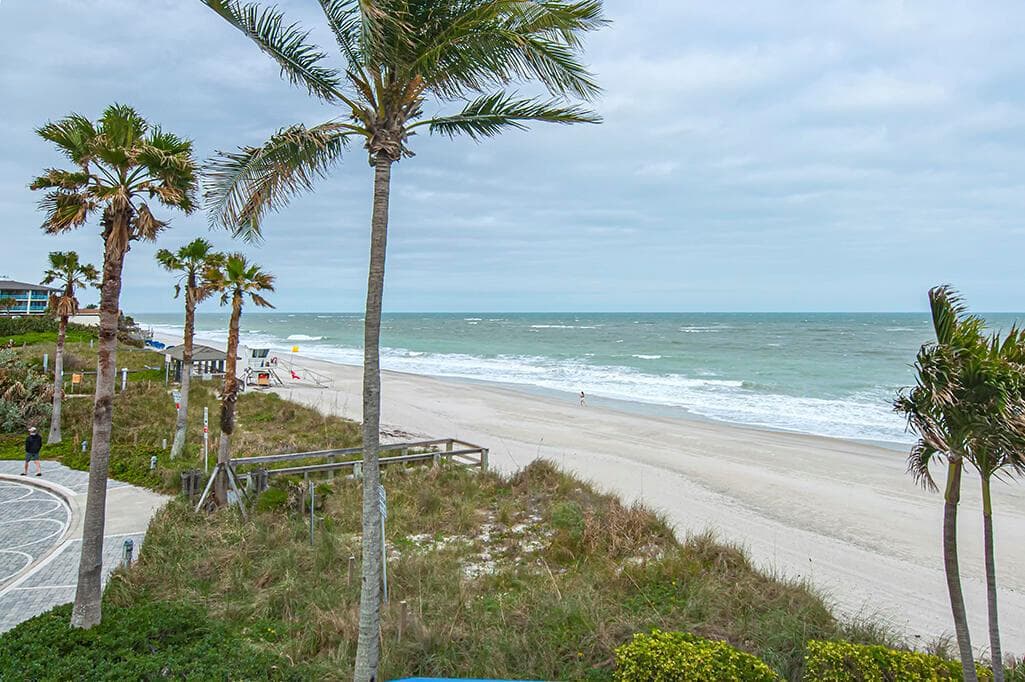 1010 EASTER LILY Lane # 204, Vero Beach, FL 32963 photo 2