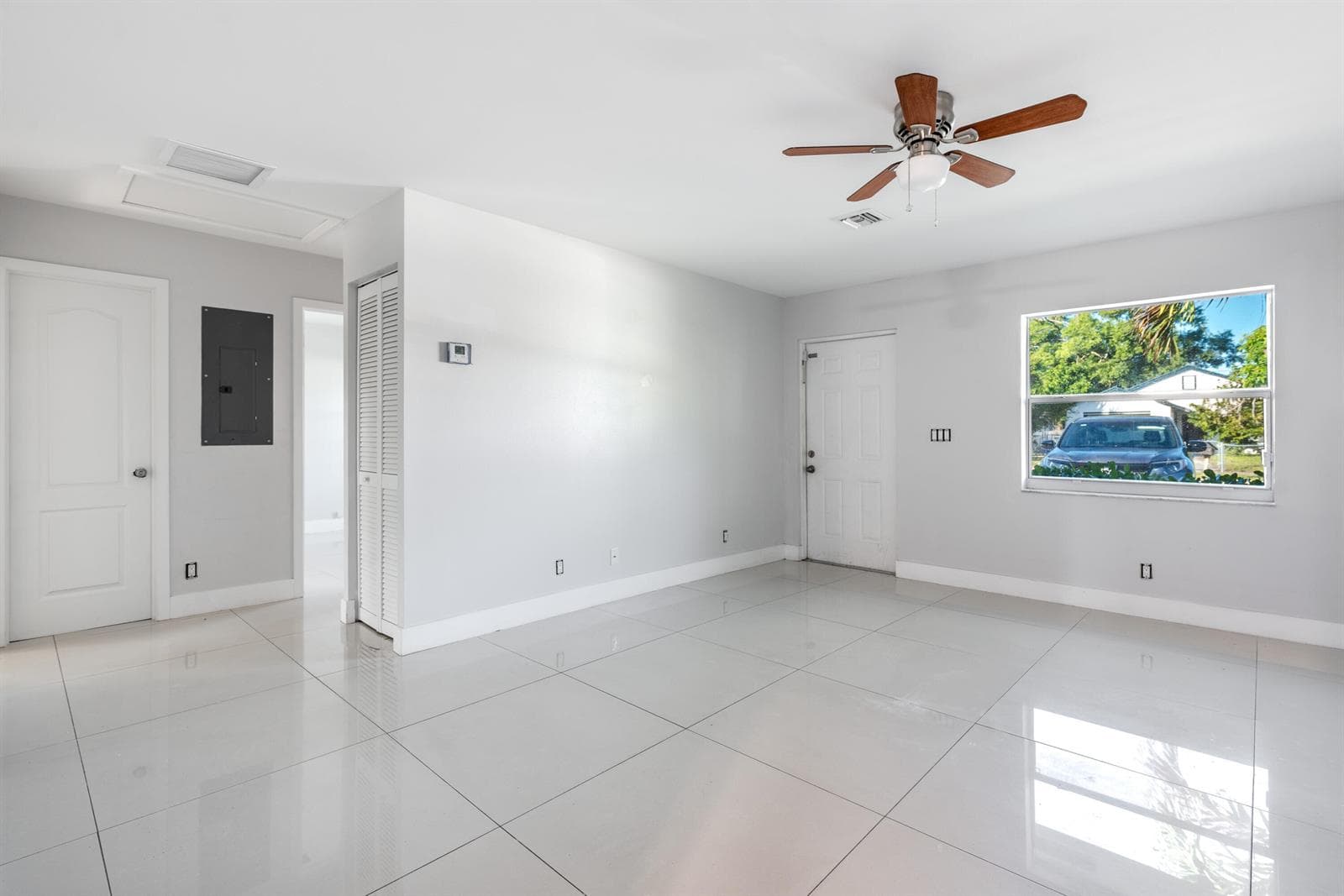 220 Perry Avenue # B, FL 33463 photo 5
