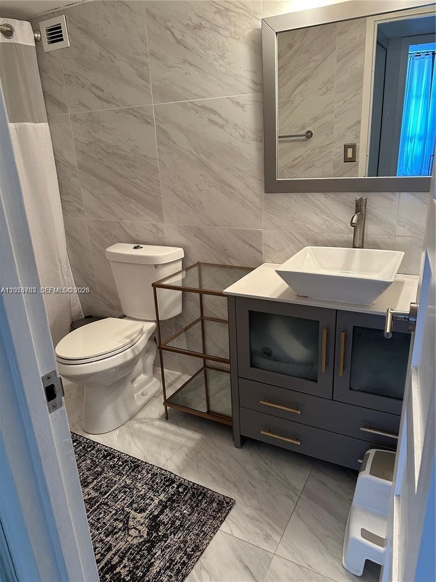 800 Parkview Dr # 412, Hallandale Beach, FL 33009 photo 5