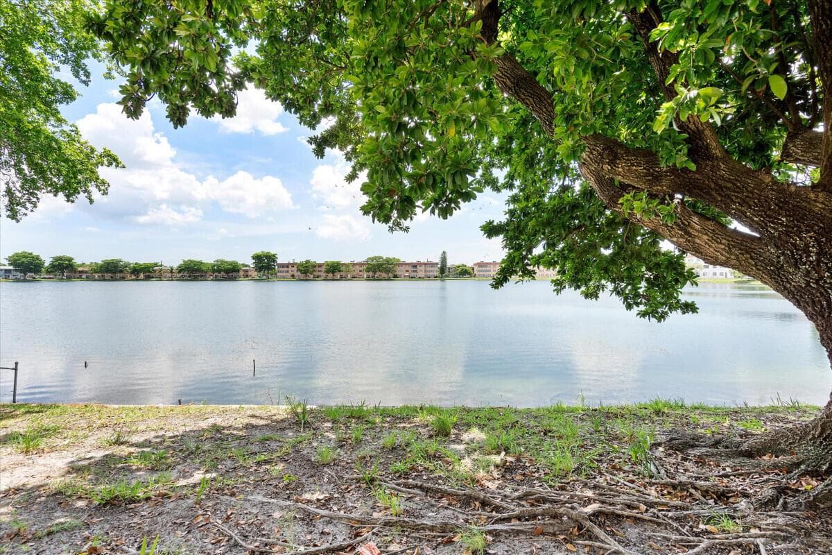 18801 NE 2ND Avenue # 1005, Miami, FL 33179 photo 3
