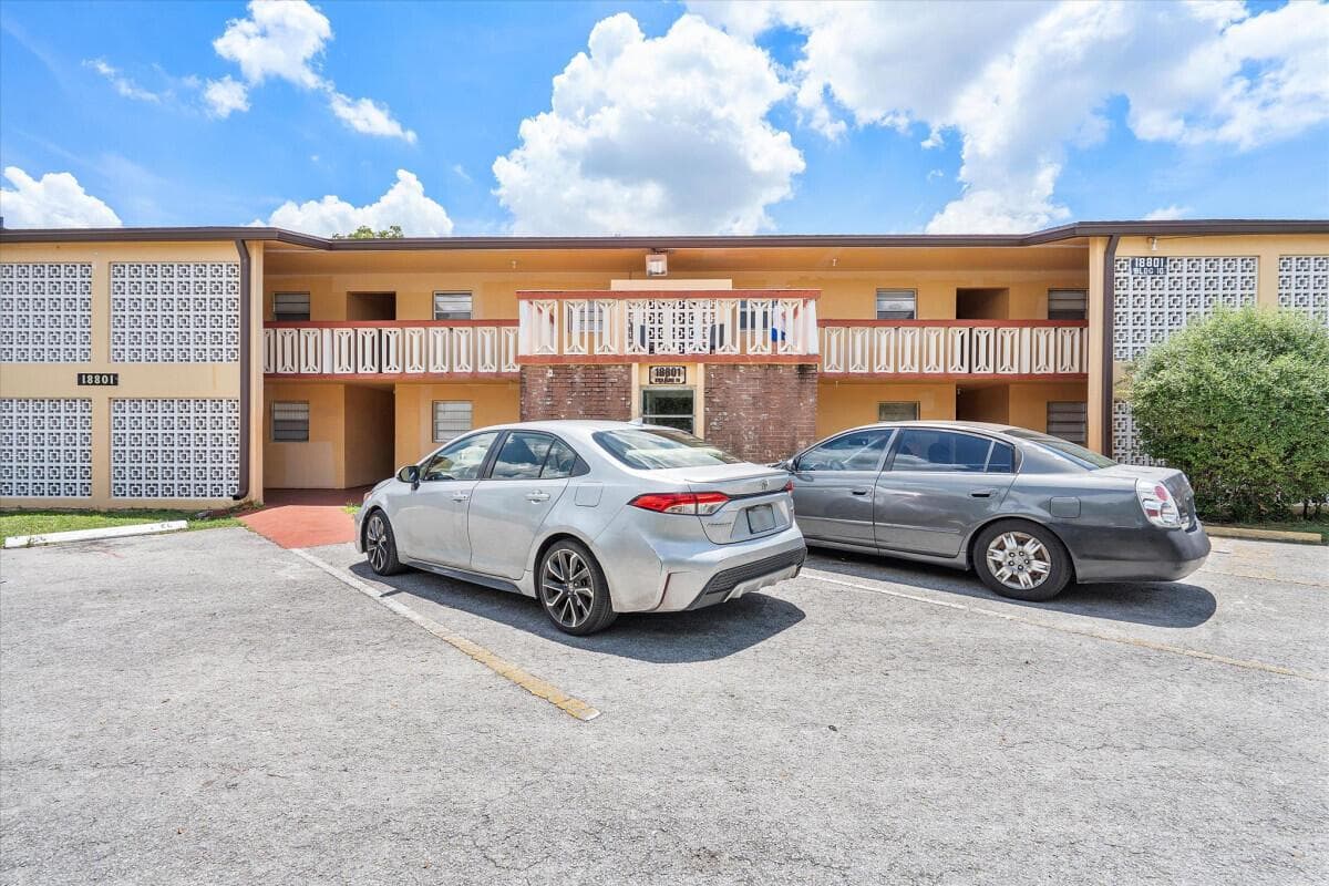 18801 NE 2ND Avenue # 1005, Miami, FL 33179