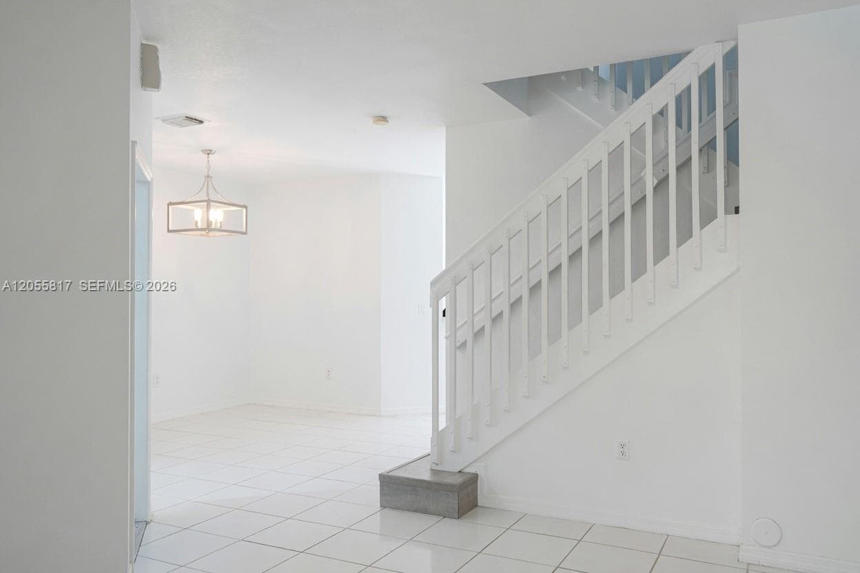 16654 SW 83rd Ln, Miami, FL 33193 photo 3