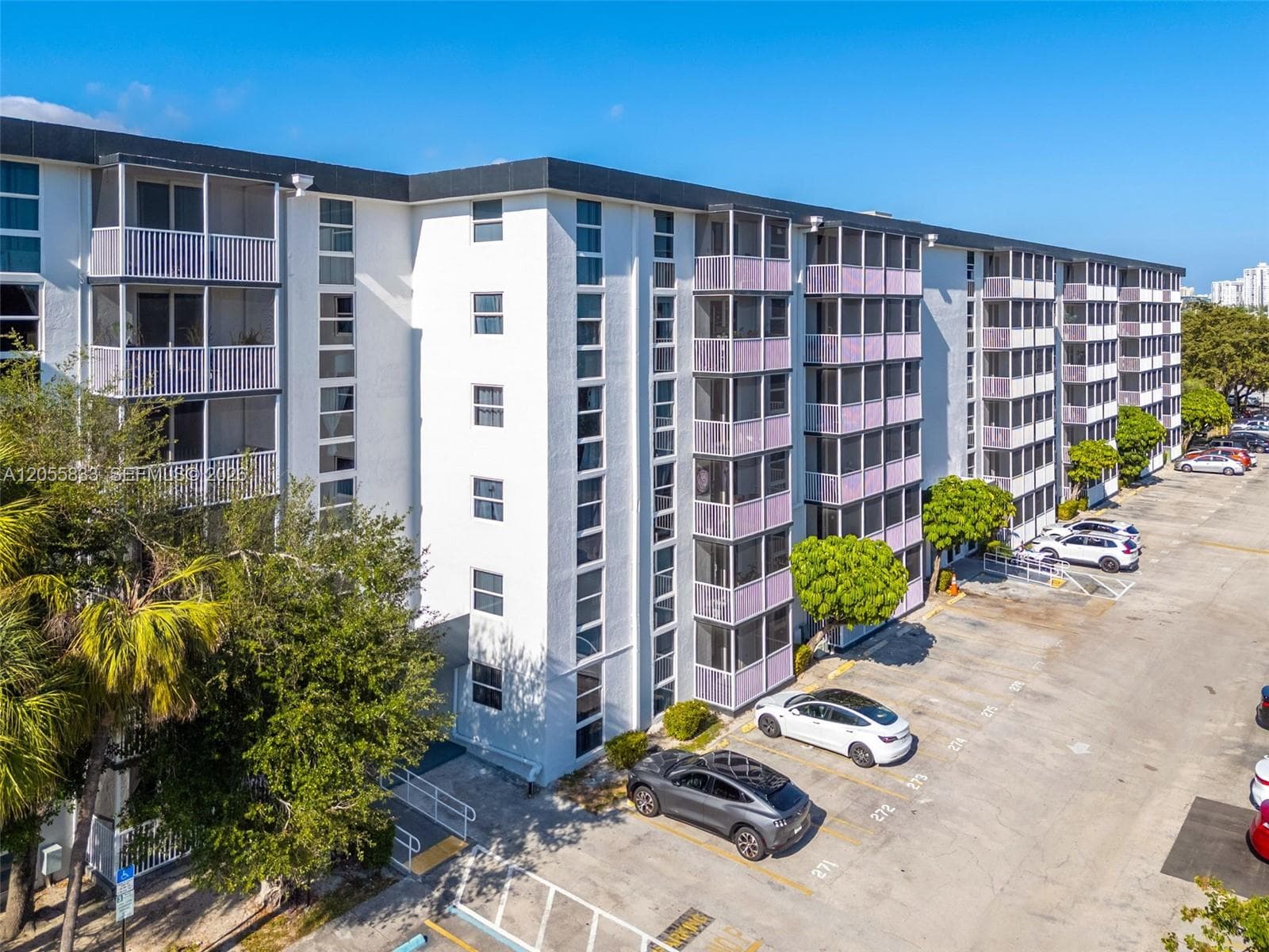 16851 NE 23rd Ave # A516, North Miami Beach, FL 33160 photo 5