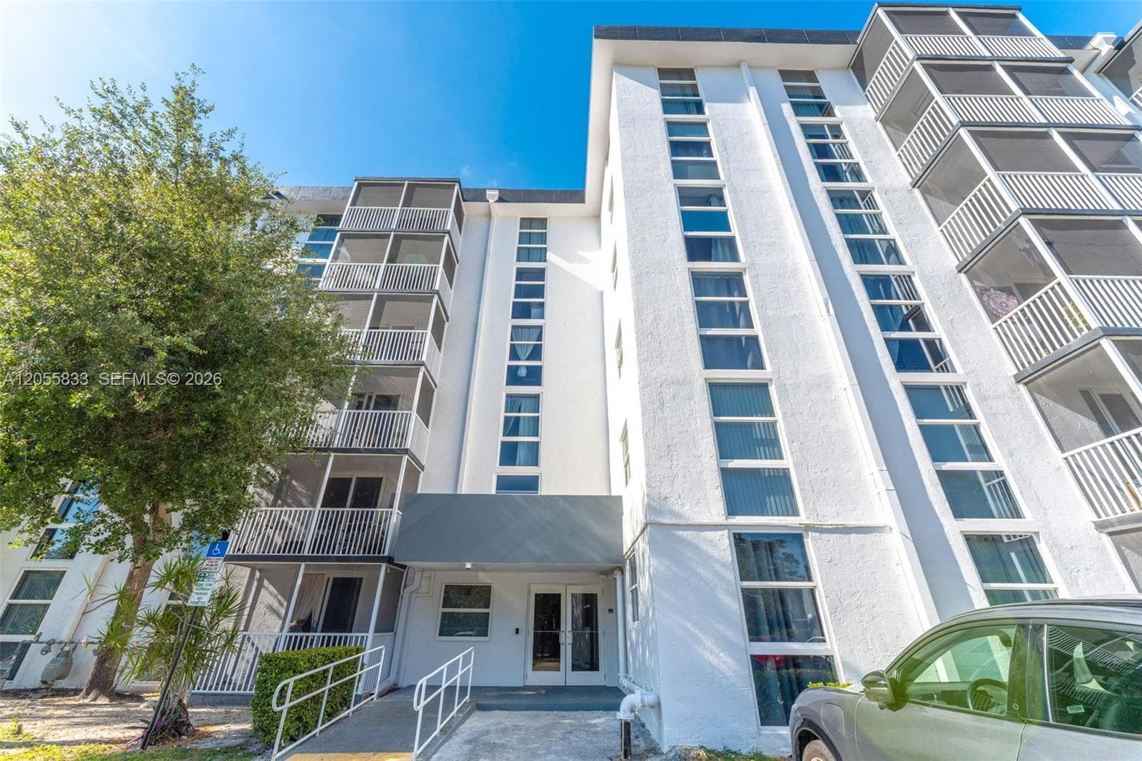16851 NE 23rd Ave # A516, North Miami Beach, FL 33160 photo 4