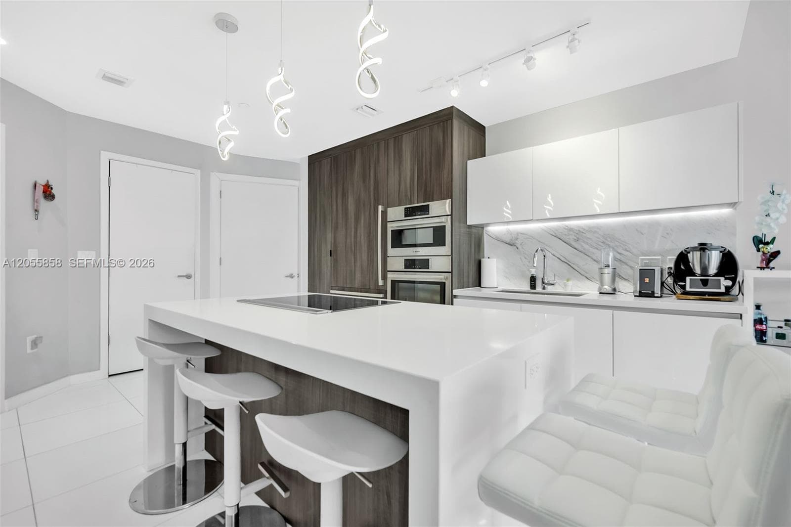 851 NE 1st Ave # 806, Miami, FL 33132 photo 3