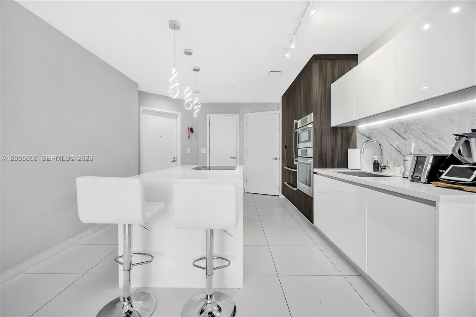 851 NE 1st Ave # 806, Miami, FL 33132 photo 4