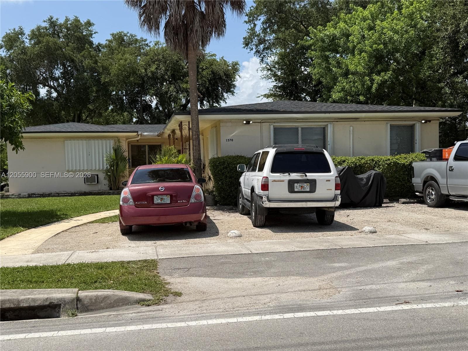 1570 NE 130th St, North Miami, FL 33161 photo 3