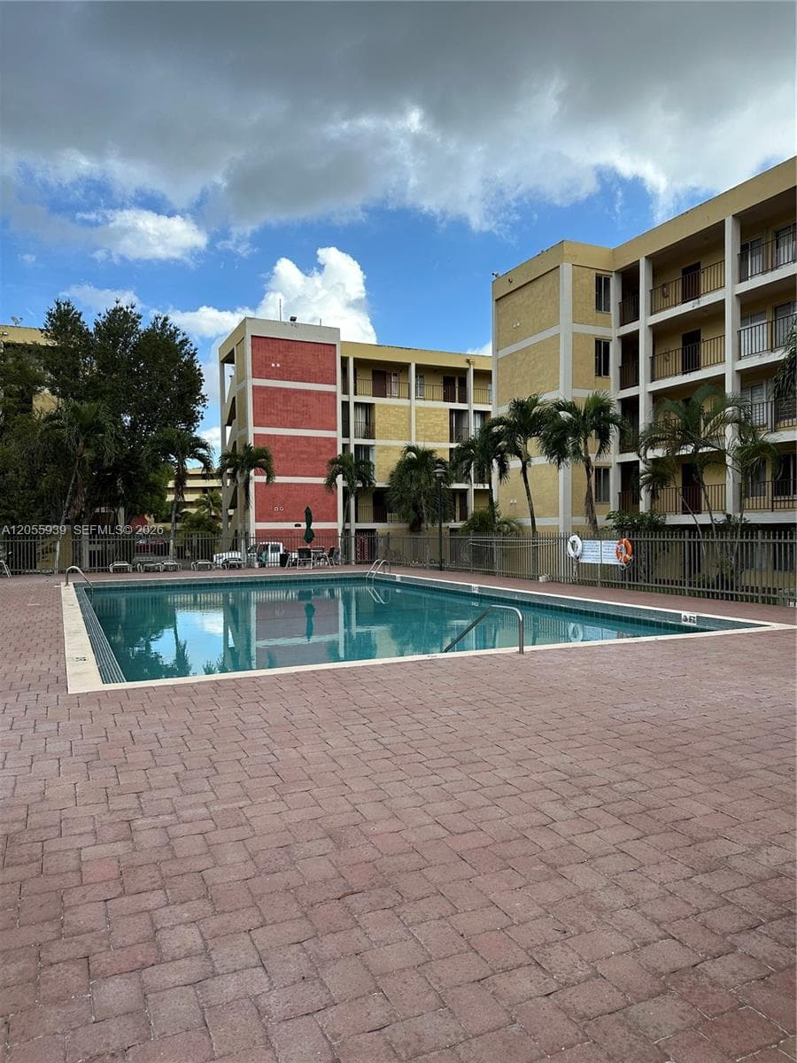 9270 Fontainebleau Blvd # 104, Miami, FL 33172