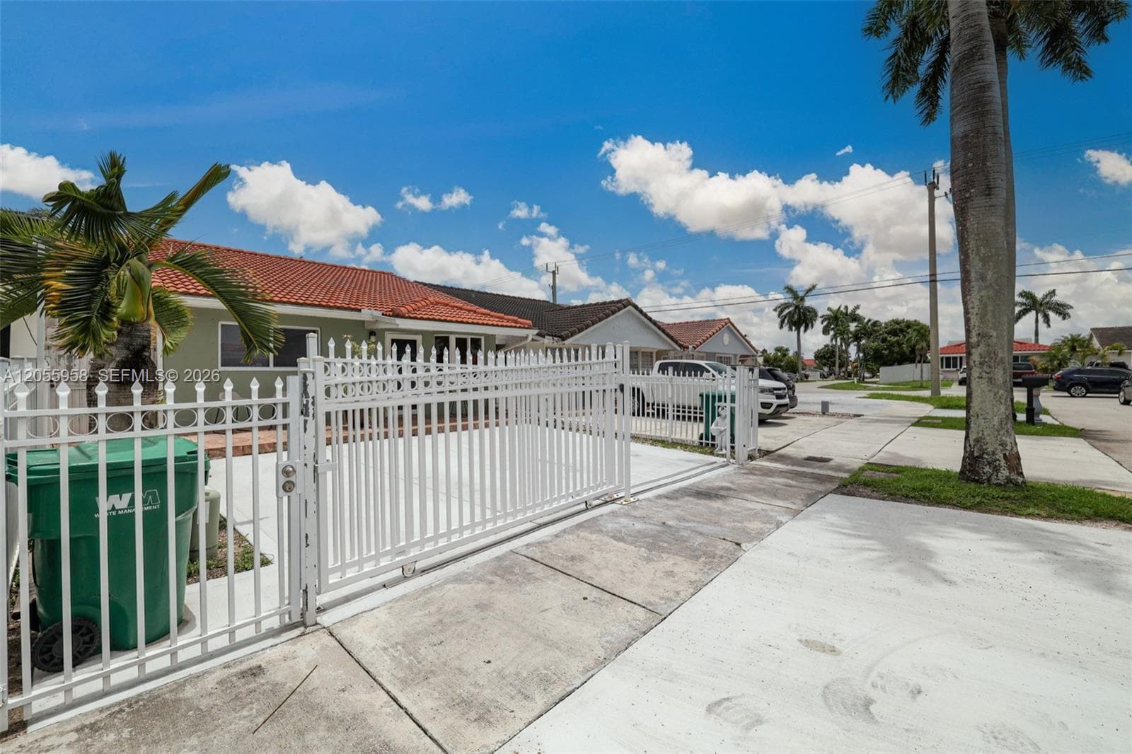 11425 NW 88th Ct, Hialeah Gardens, FL 33018 photo 3