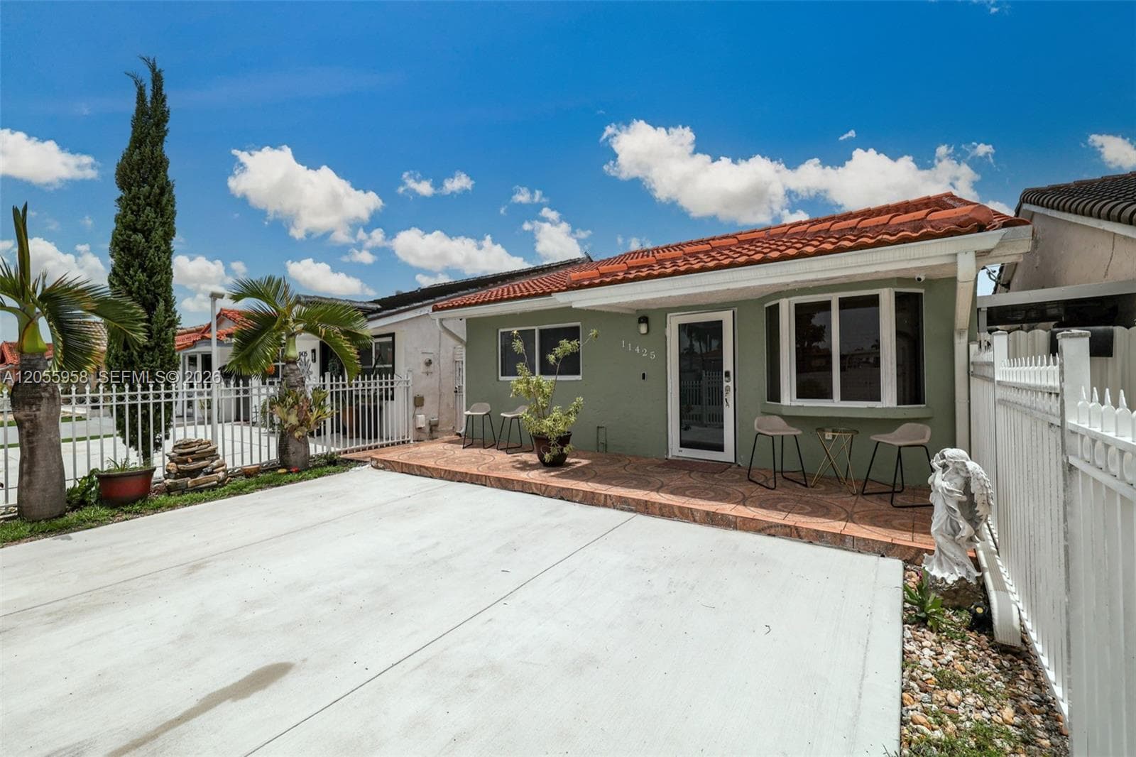 11425 NW 88th Ct, Hialeah Gardens, FL 33018 photo 5