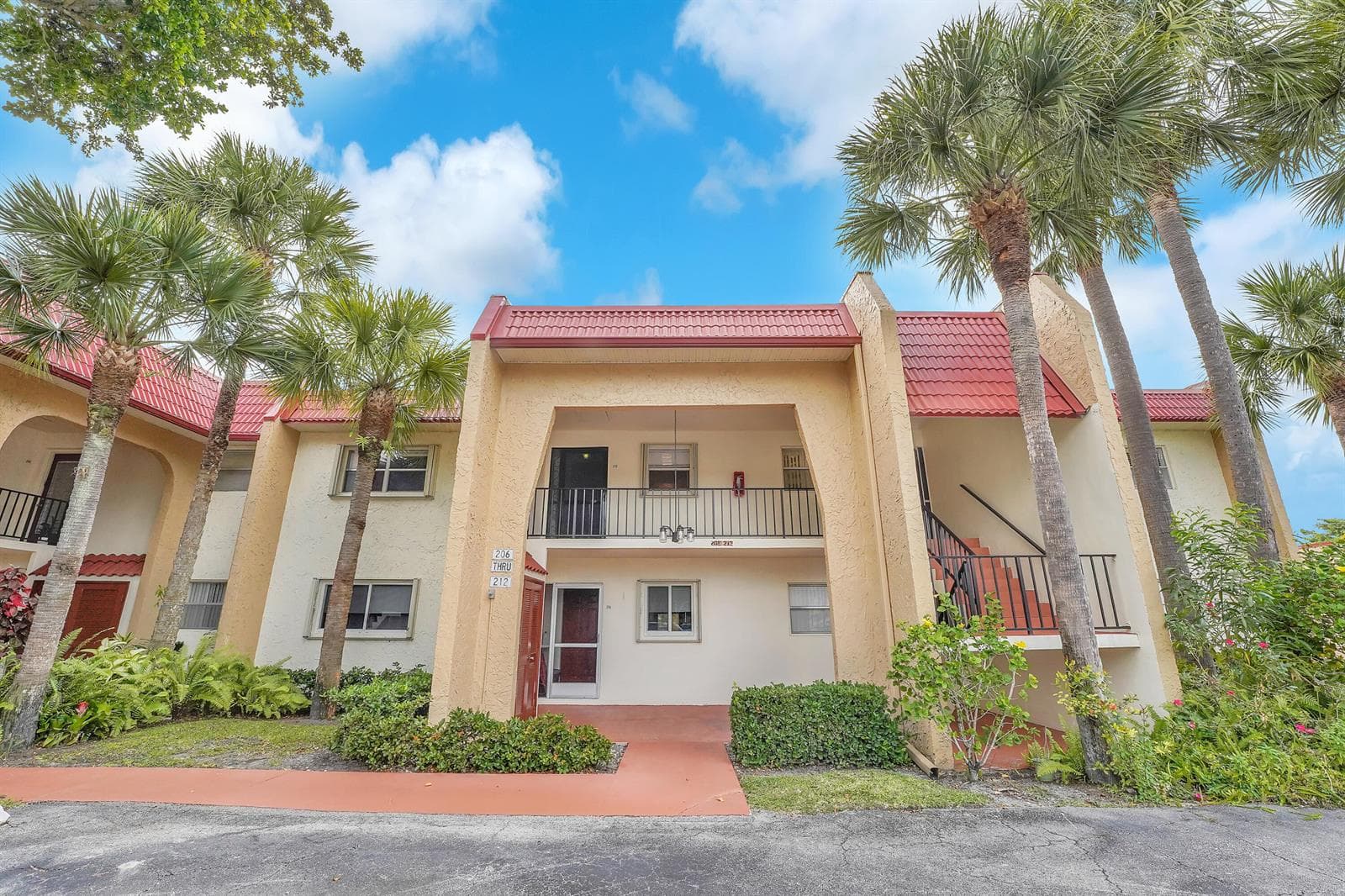 210 Lake Evelyn Drive, West Palm Beach, FL 33411 photo 2