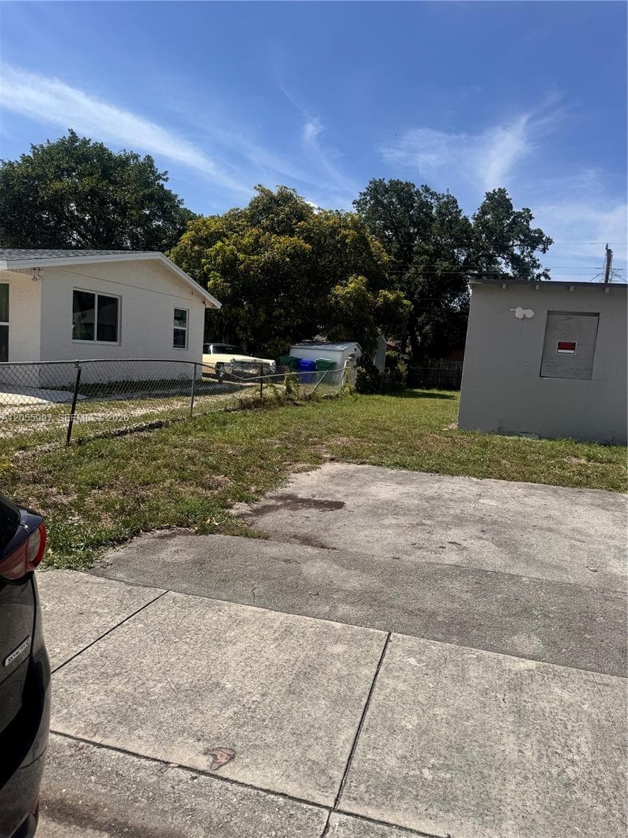 2845 NW 8th St, Fort Lauderdale, FL 33311 photo 3