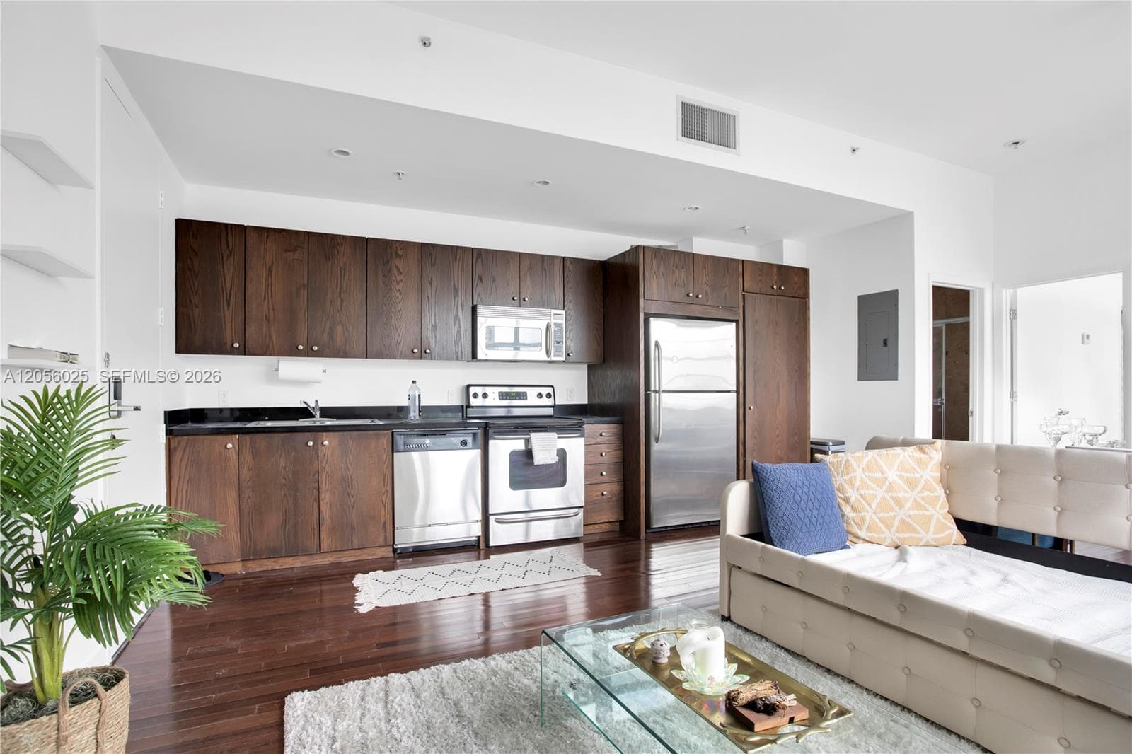 935 Euclid Ave # 8, Miami Beach, FL 33139 photo 2