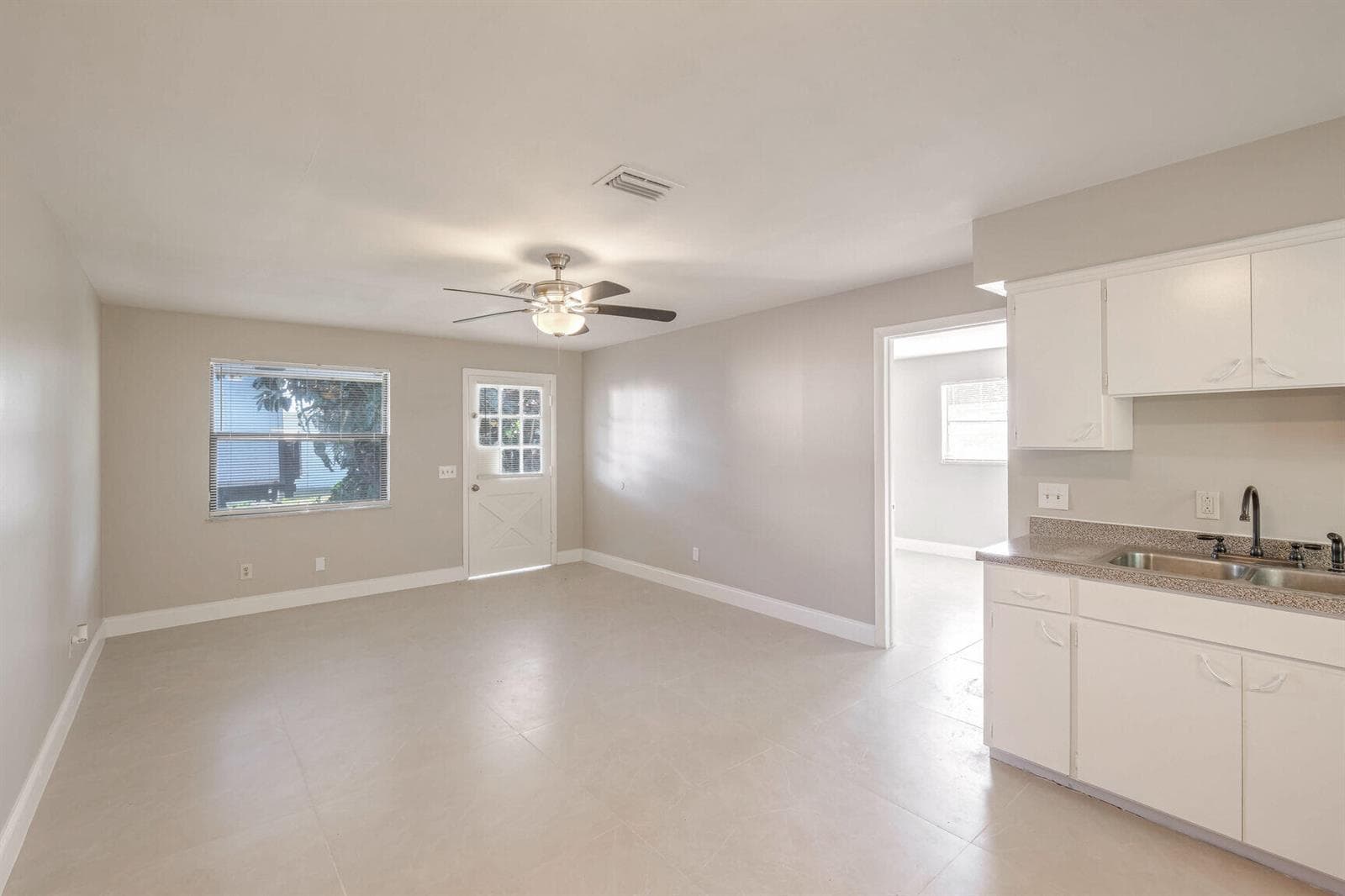 3147 Naylor Terrace, Fort Pierce, FL 34982 photo 2
