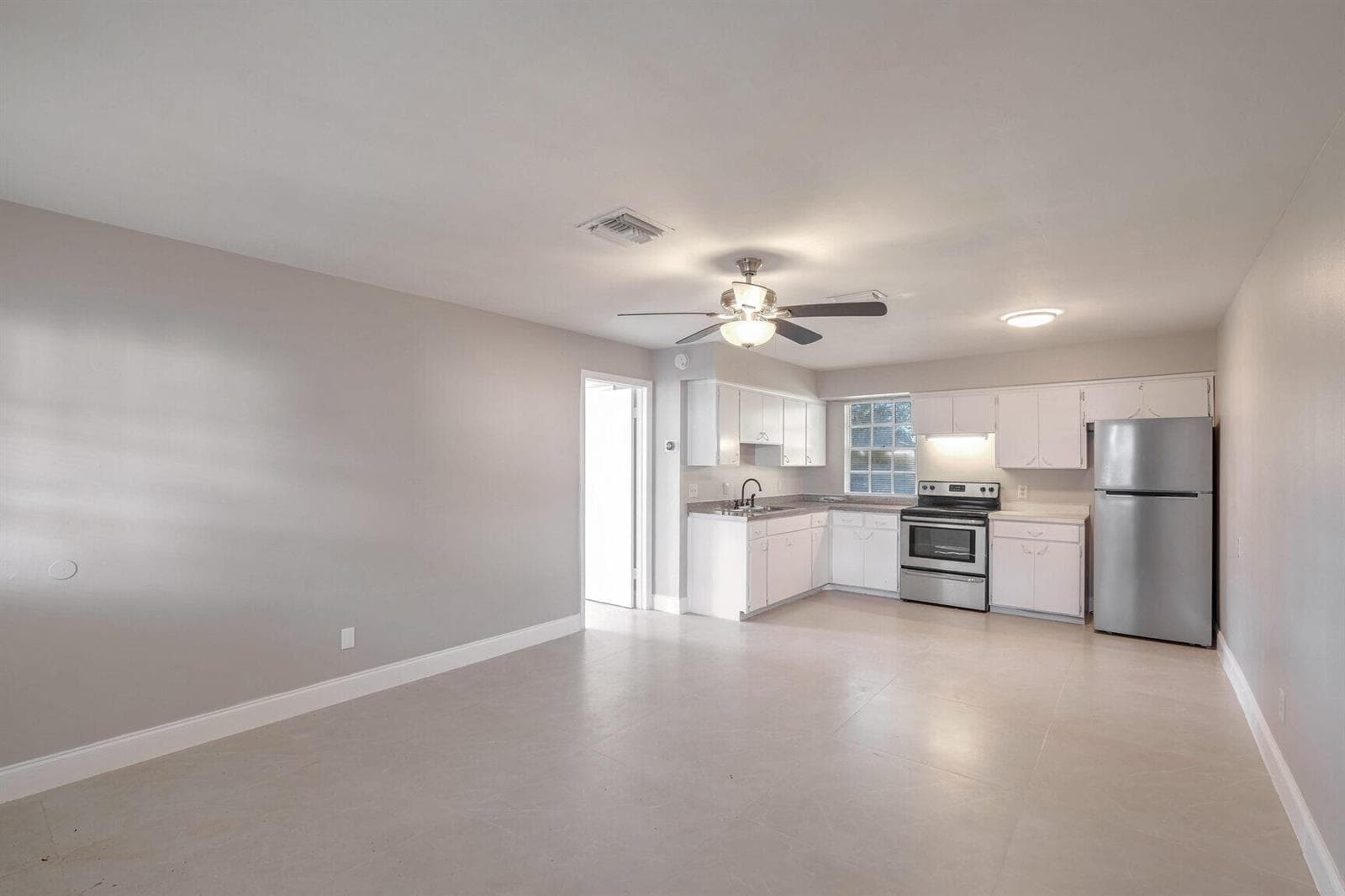 3147 Naylor Terrace, Fort Pierce, FL 34982 photo 3