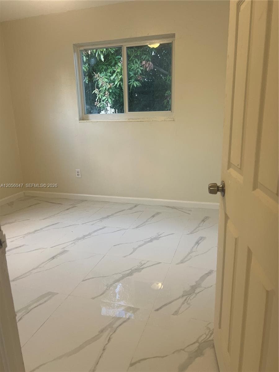 395 NE 112th St, Miami, FL 33161 photo 5