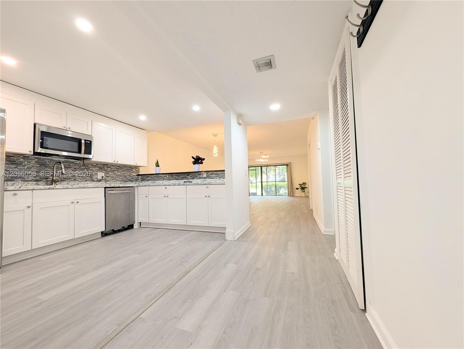 310 Lakeview Dr # 105, Weston, FL 33326 photo 3