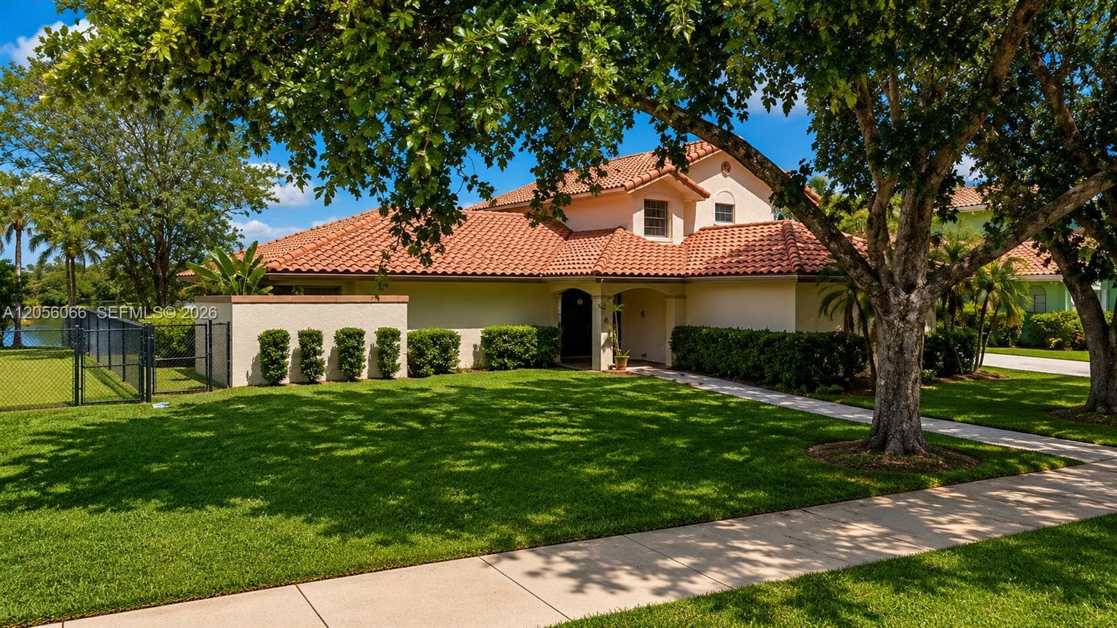 1855 SW 101st Ave, Davie, FL 33324 photo 2