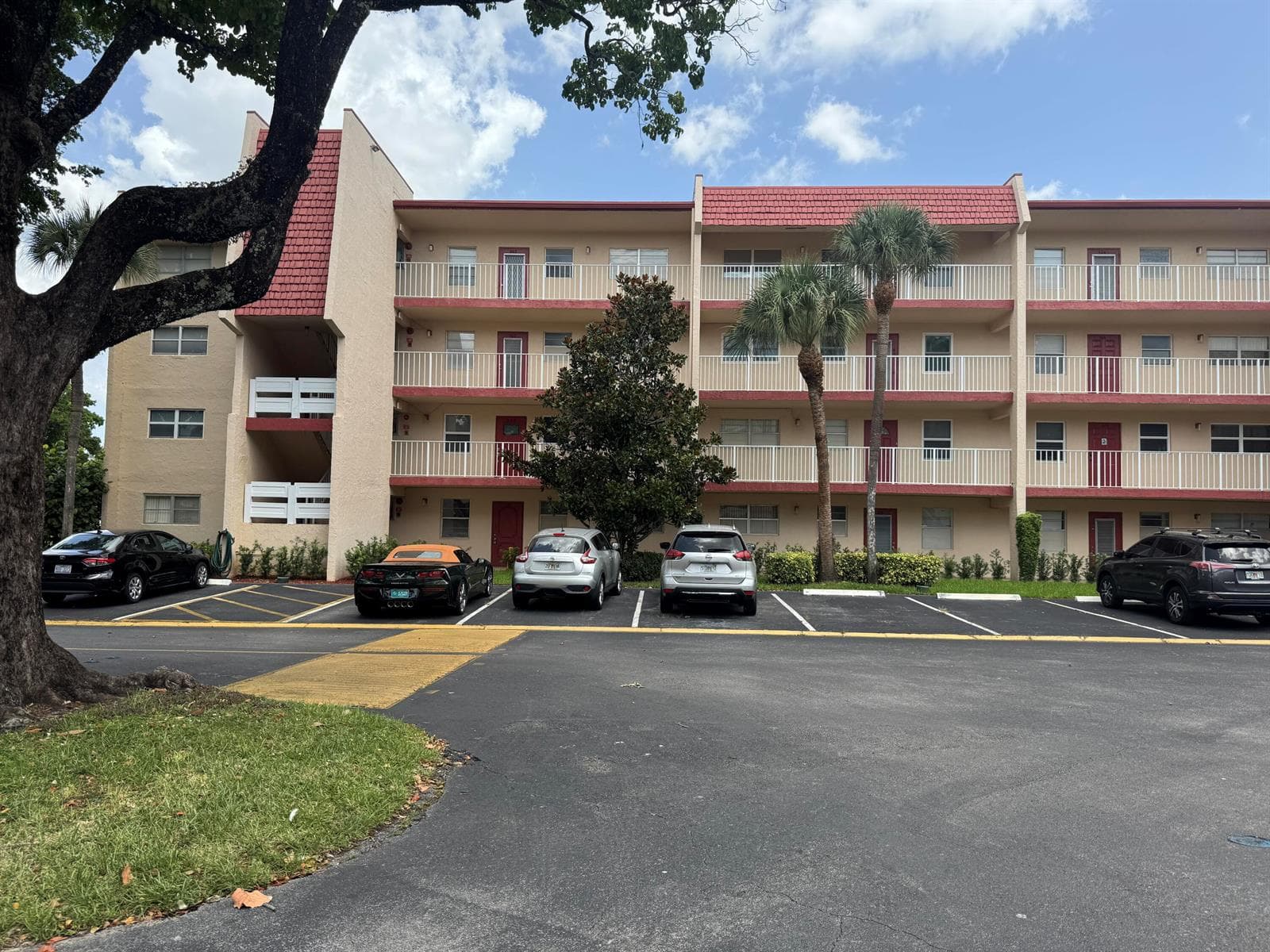 1035 COUNTRY CLUB Drive # 303, Margate, FL 33063 photo 2