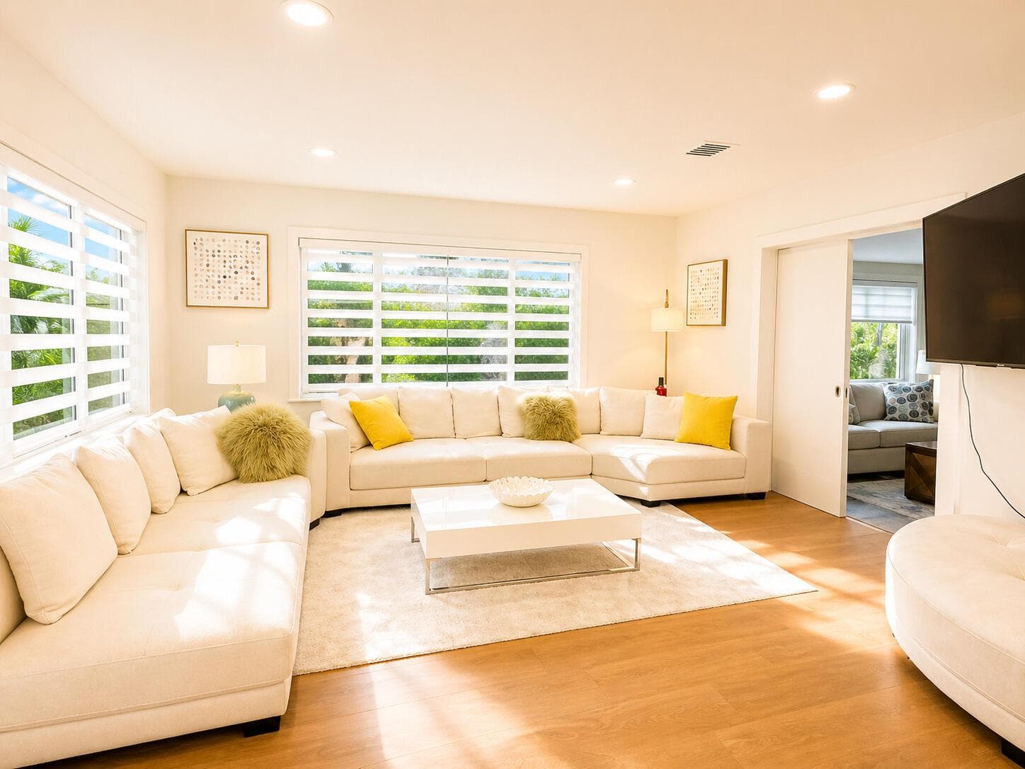 800 SE 11TH Court, Fort Lauderdale, FL 33316 photo 2