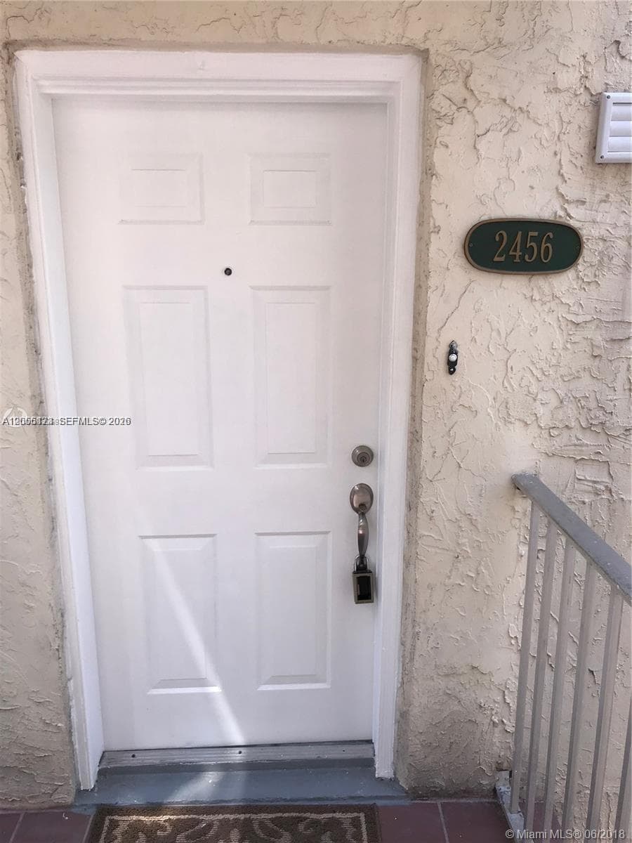 10000 NW 80th Ct # 2456, Hialeah Gardens, FL 33016 photo 3