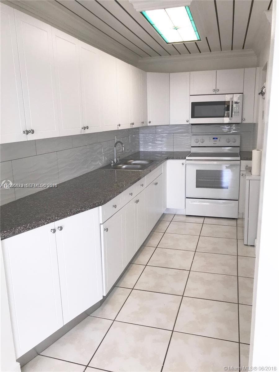 10000 NW 80th Ct # 2456, Hialeah Gardens, FL 33016 photo 5