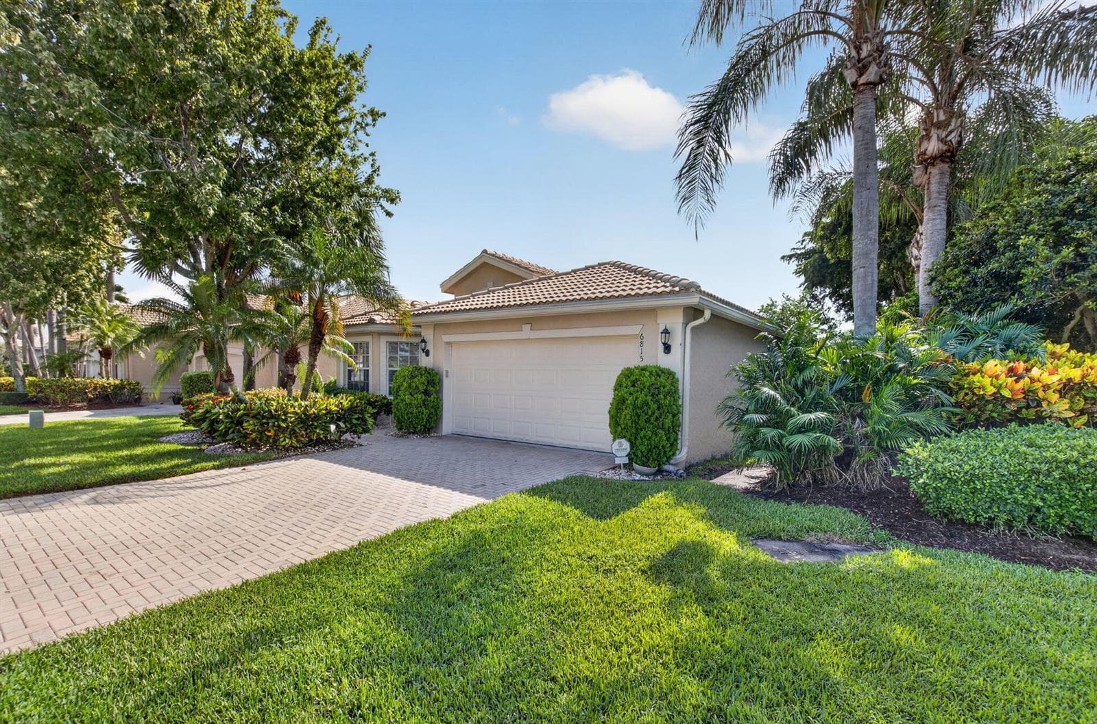 6815 Imperial Beach Circle, Delray Beach, FL 33446 photo 2