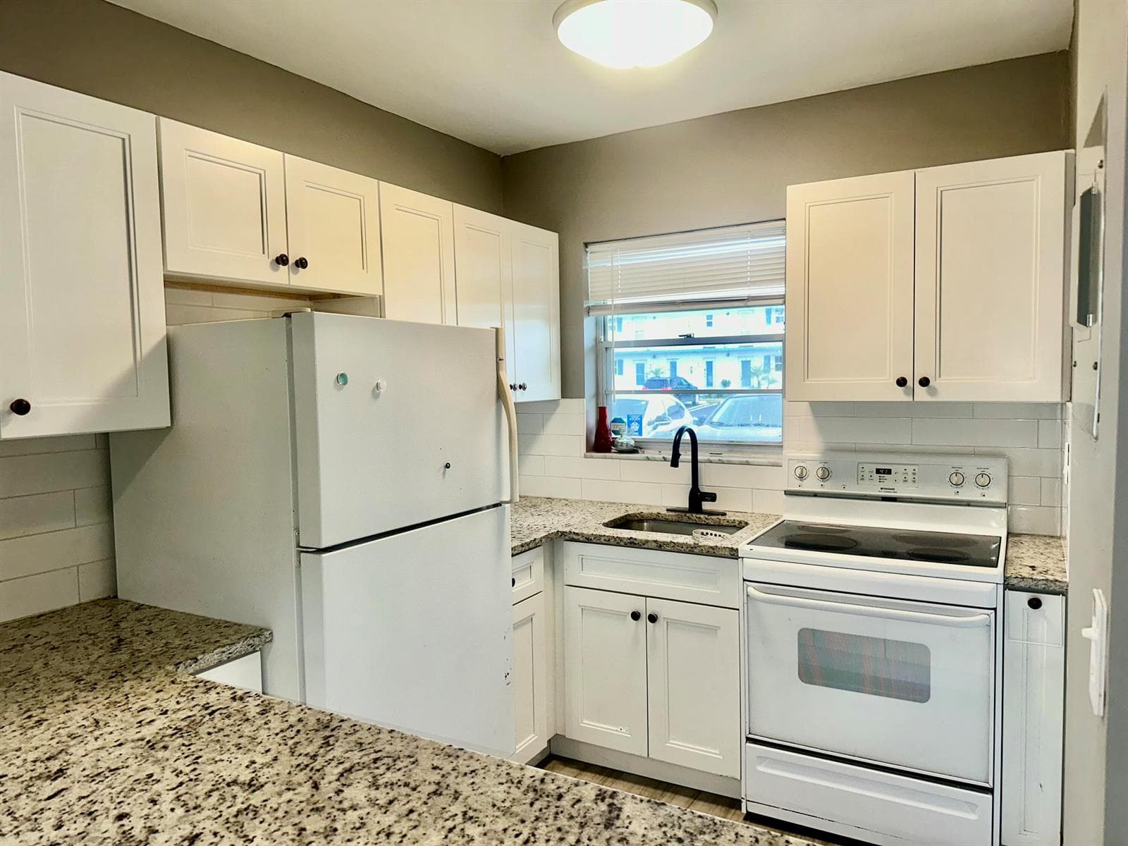 1113 LAKE Terrace # 107, Boynton Beach, FL 33426 photo 3