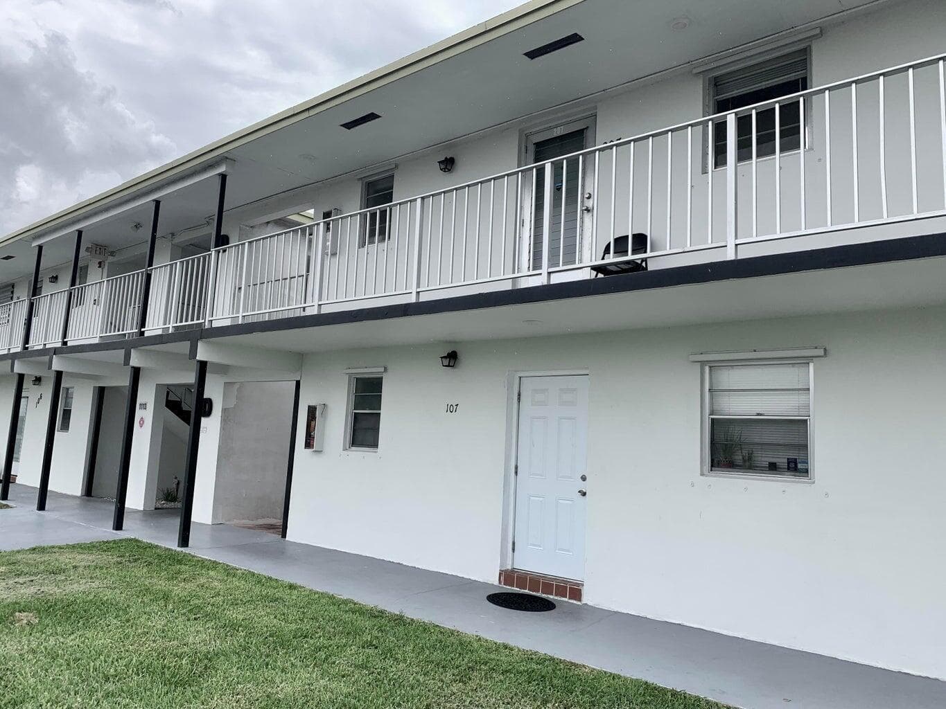 1113 LAKE Terrace # 107, Boynton Beach, FL 33426