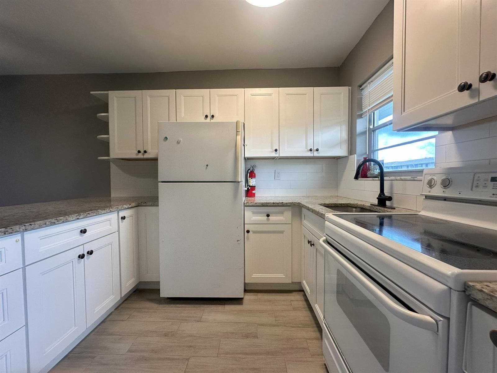 1113 LAKE Terrace # 107, Boynton Beach, FL 33426 photo 4